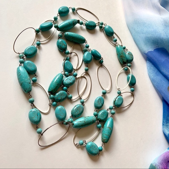 Long turquoise howlite boho necklace - Picture 3 of 5